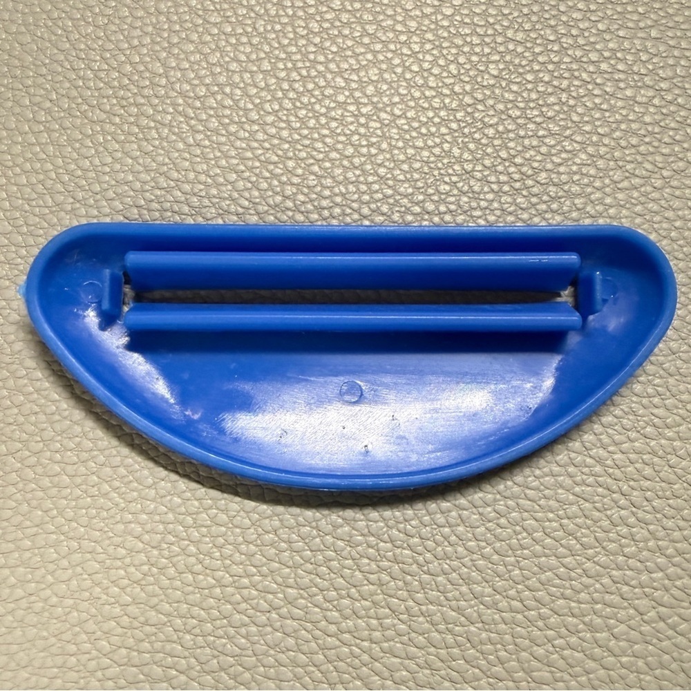 Manual Toothpaste Tube Squeezer - Picture 3 of 3